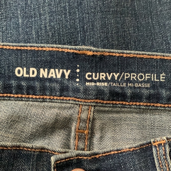 NWT Old Navy mid-rise curvy boot cut jeans. Regular length size 8 - Picture 3 of 8